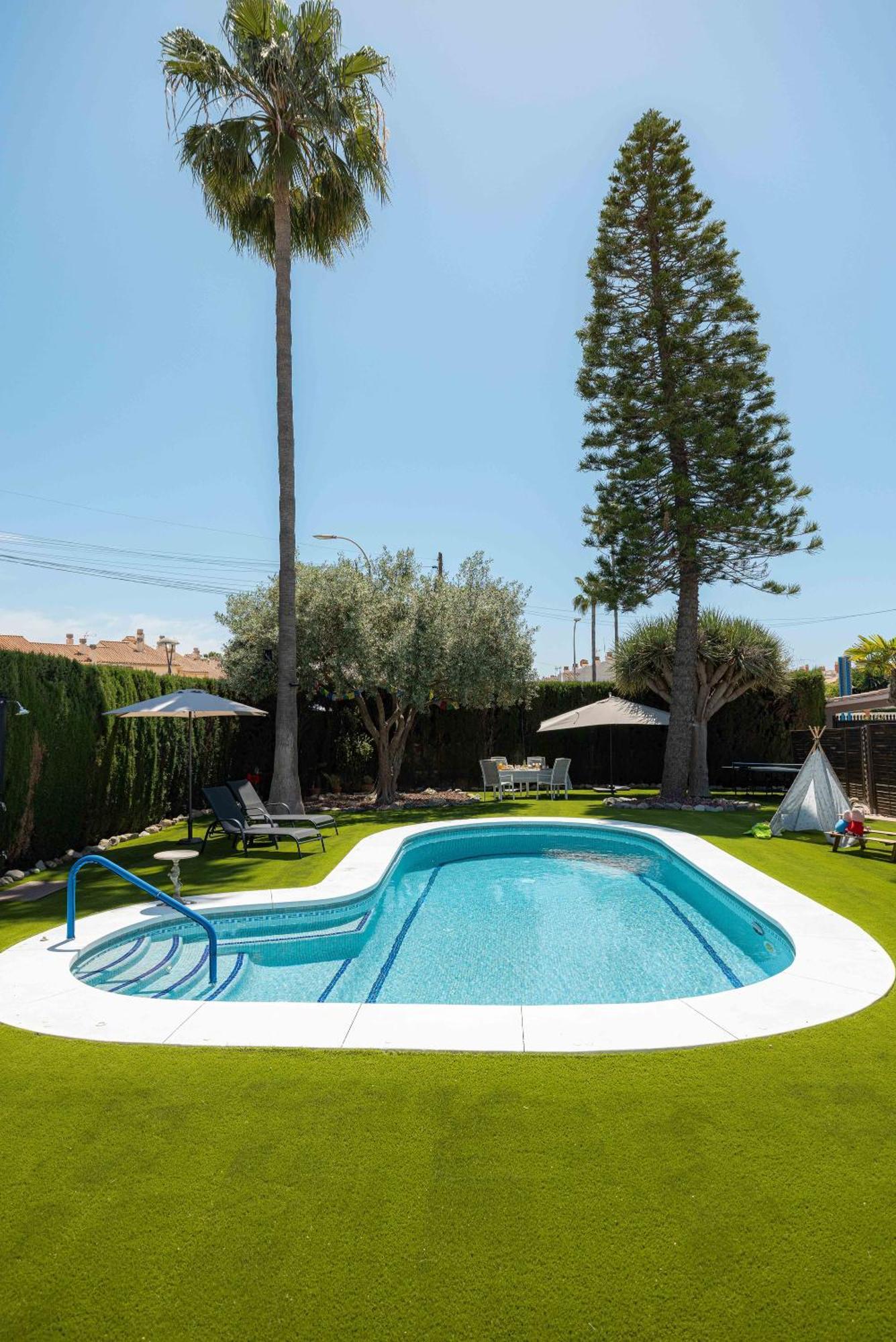 Villa Malaga Beach - Golf Торе де Бенагалбон Екстериор снимка