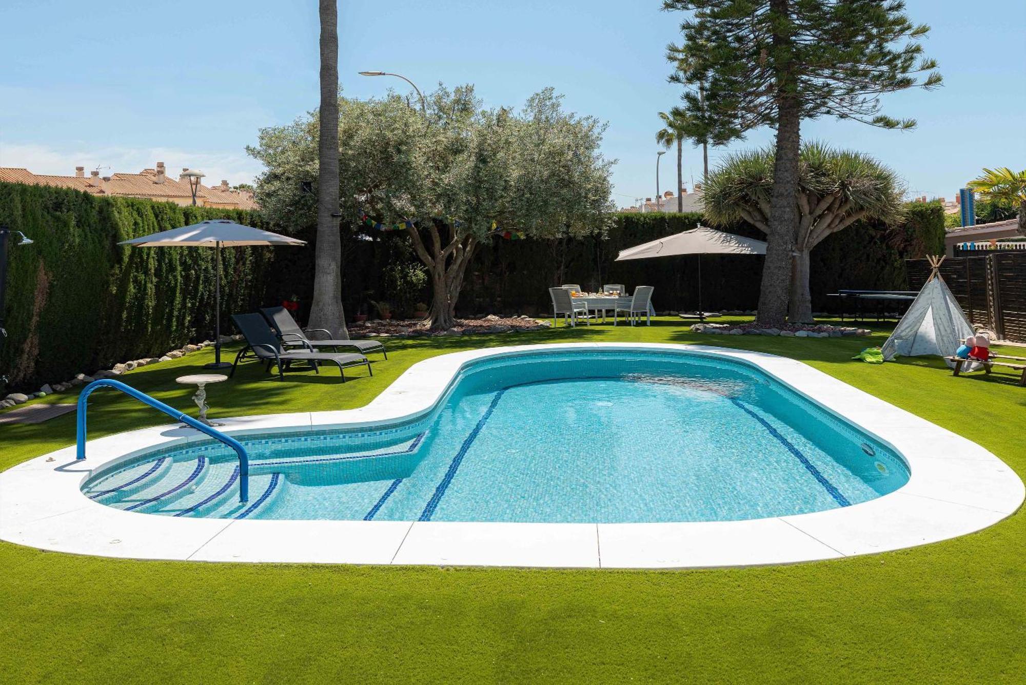 Villa Malaga Beach - Golf Торе де Бенагалбон Екстериор снимка